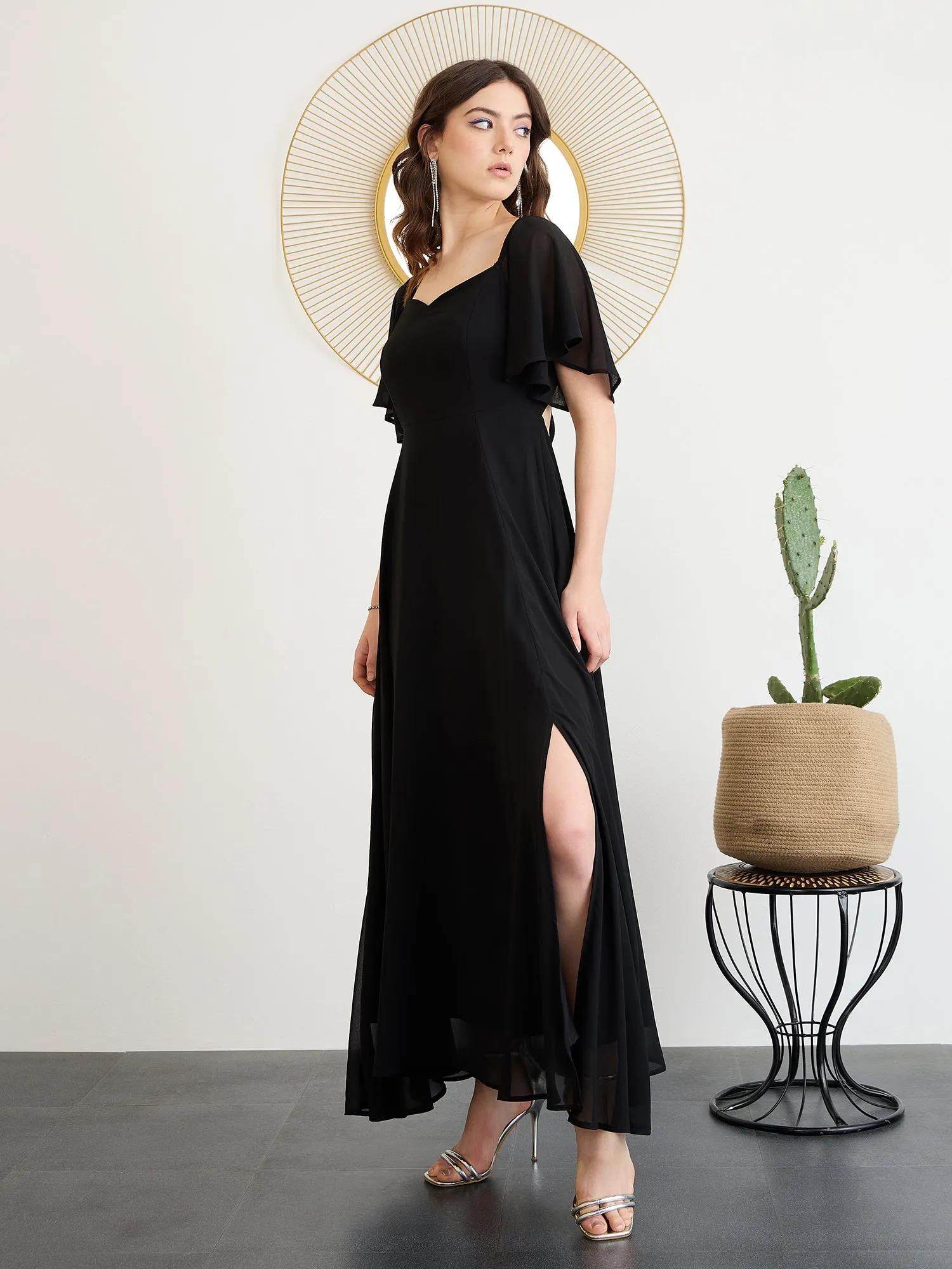 Berrylush Women Black Solid Sweetheart Neck A-Line Maxi Dress