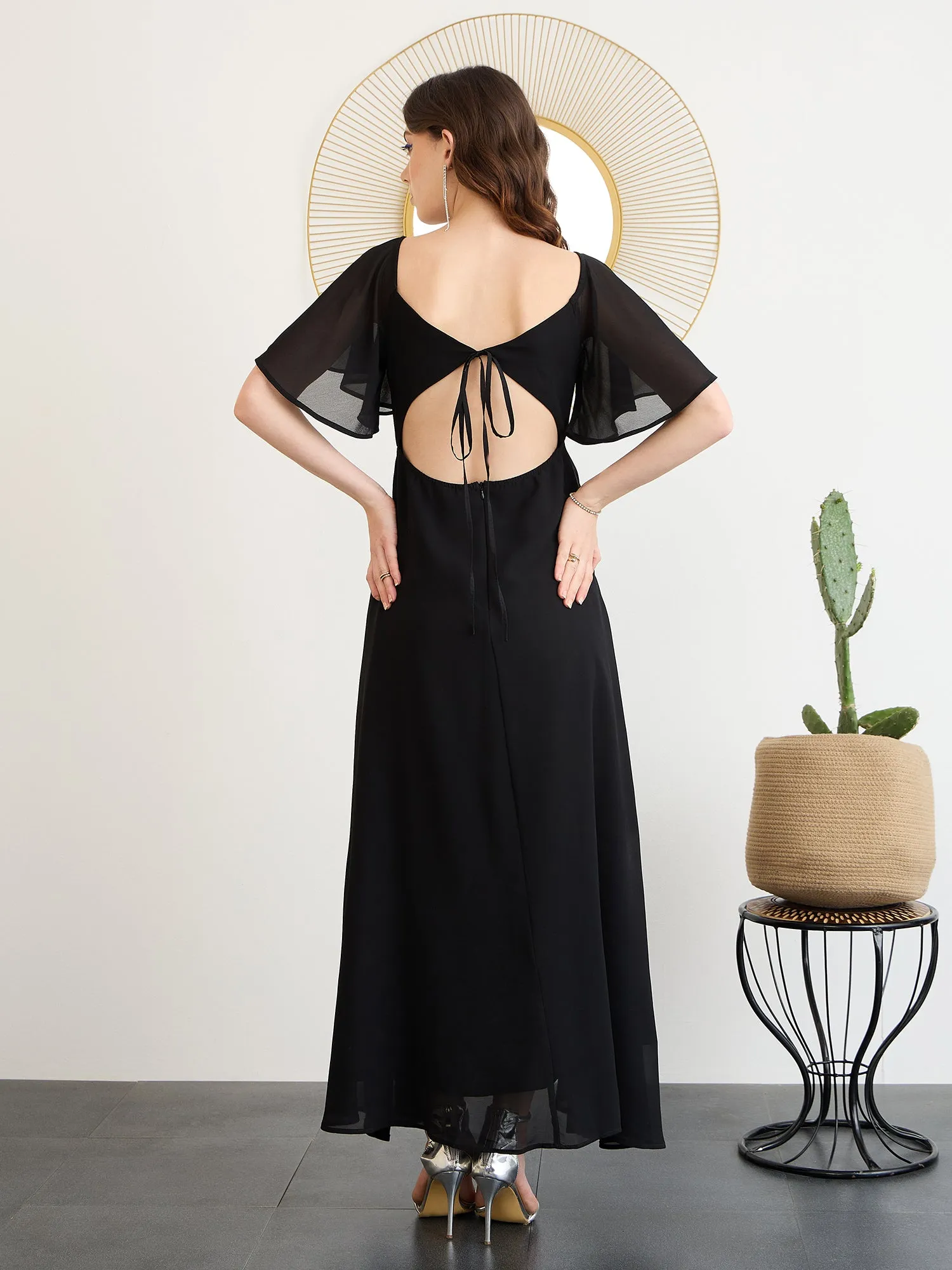 Berrylush Women Black Solid Sweetheart Neck A-Line Maxi Dress