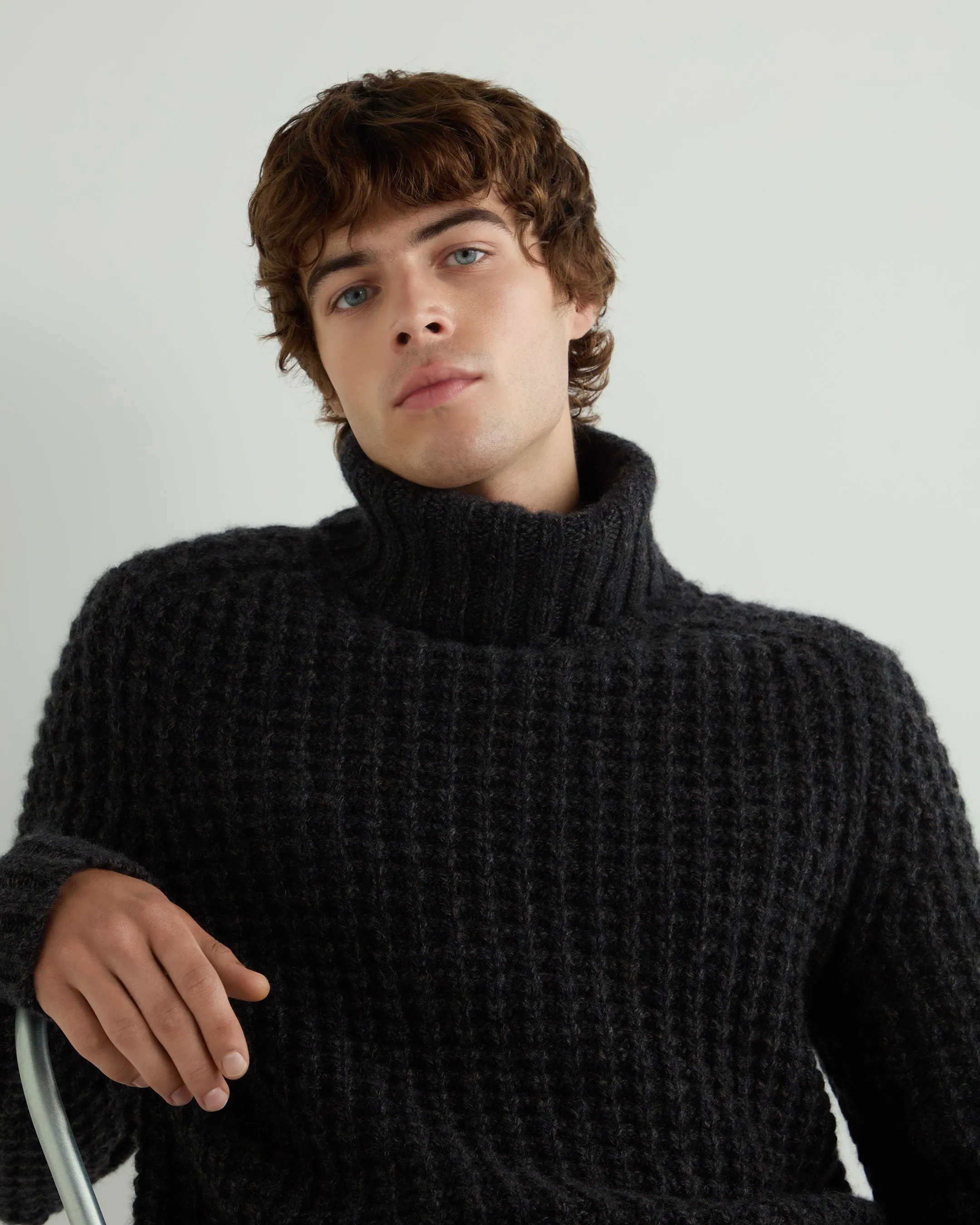 Men's Chunky Moss Stitch Turtle Neck Cashmere Sweater Granite Blue