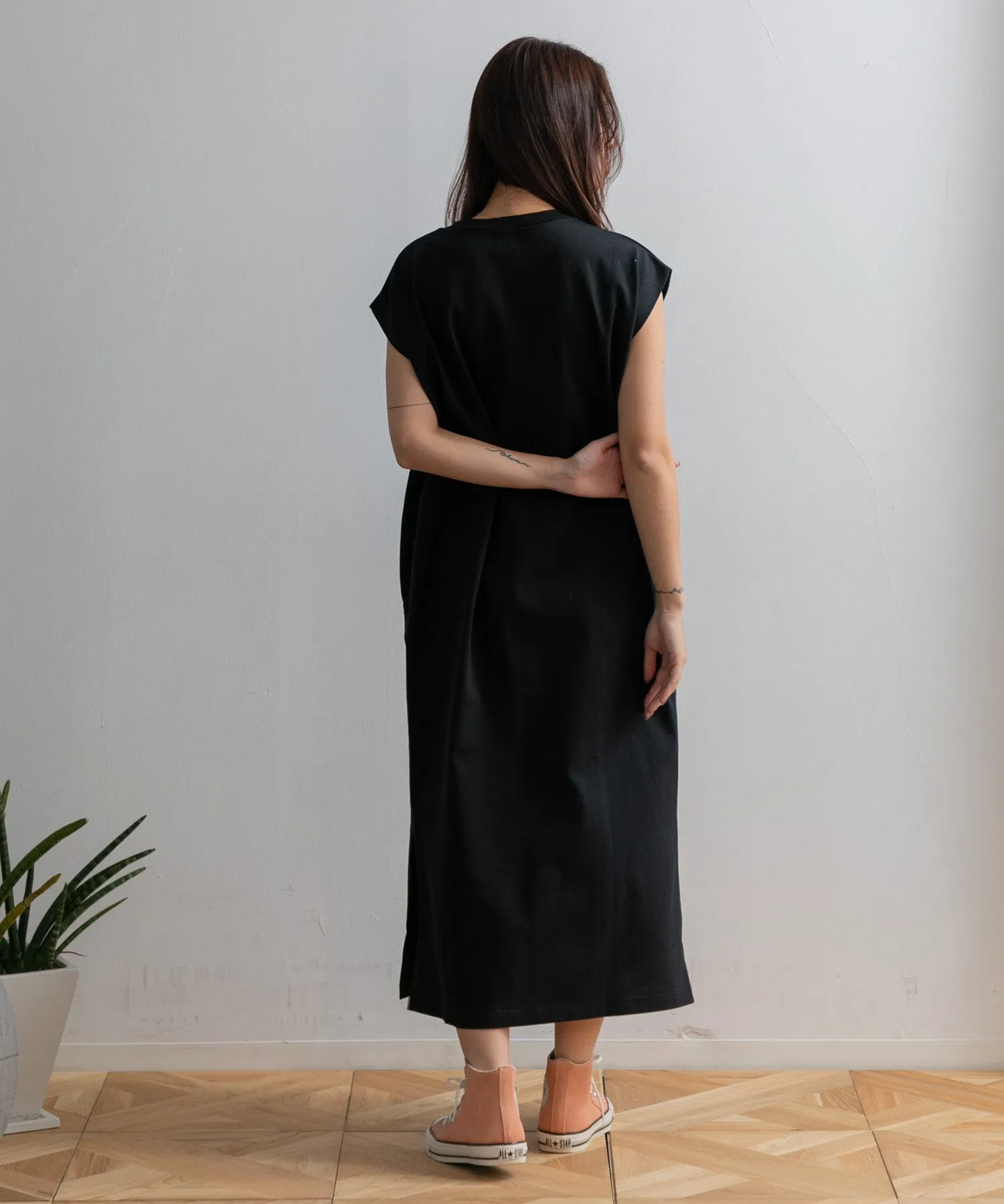 【WOMEN】ORCIVAL SLEEVELESS DRESS