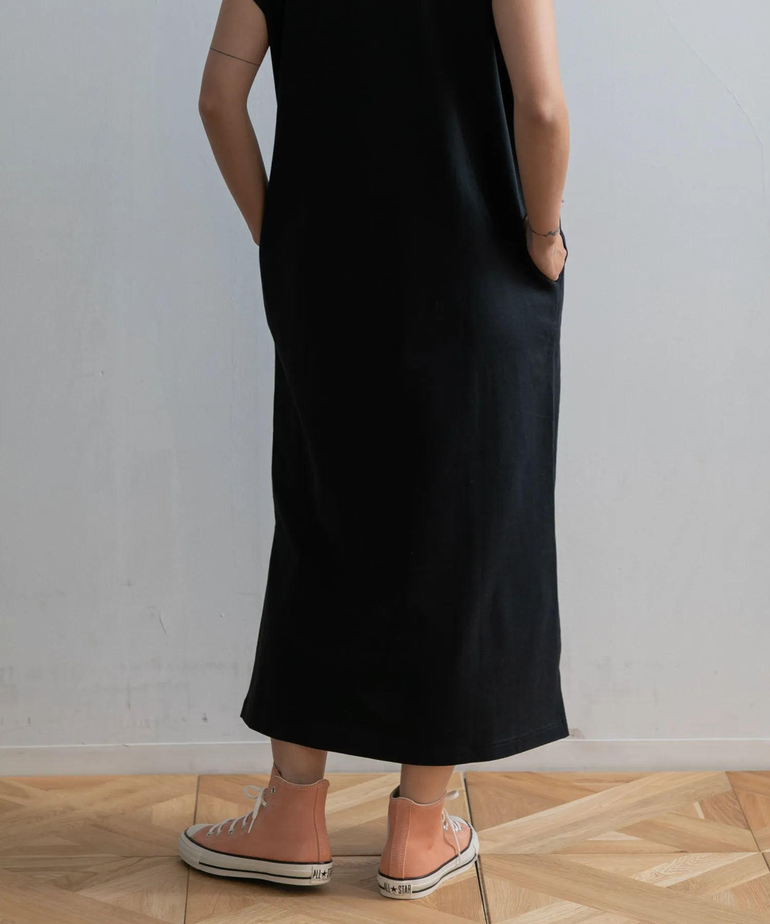 【WOMEN】ORCIVAL SLEEVELESS DRESS